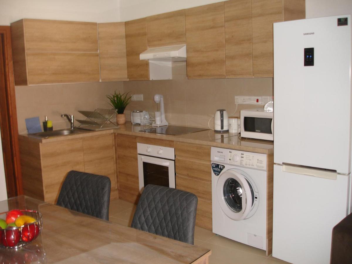 Love Holiday Suite 1 Tris Elies Extérieur photo