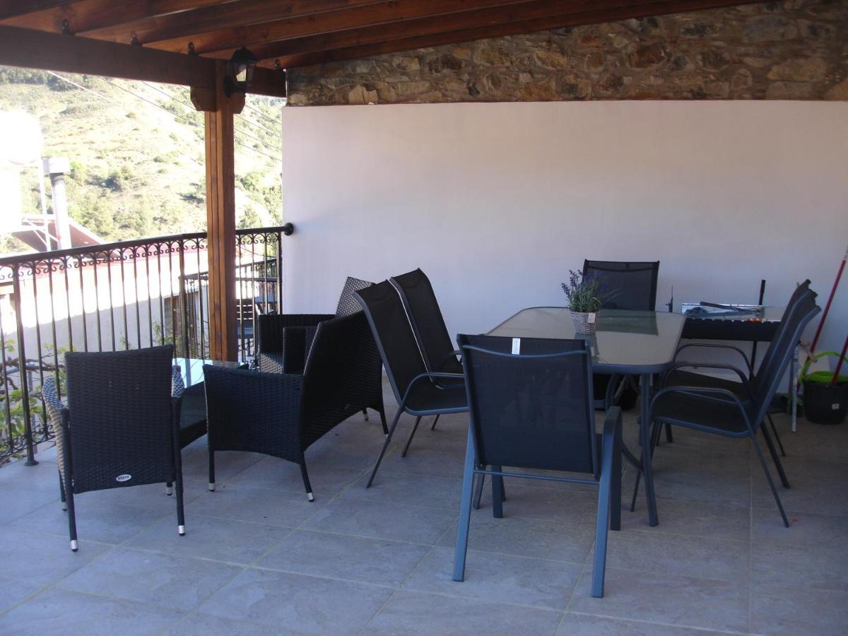 Love Holiday Suite 1 Tris Elies Extérieur photo