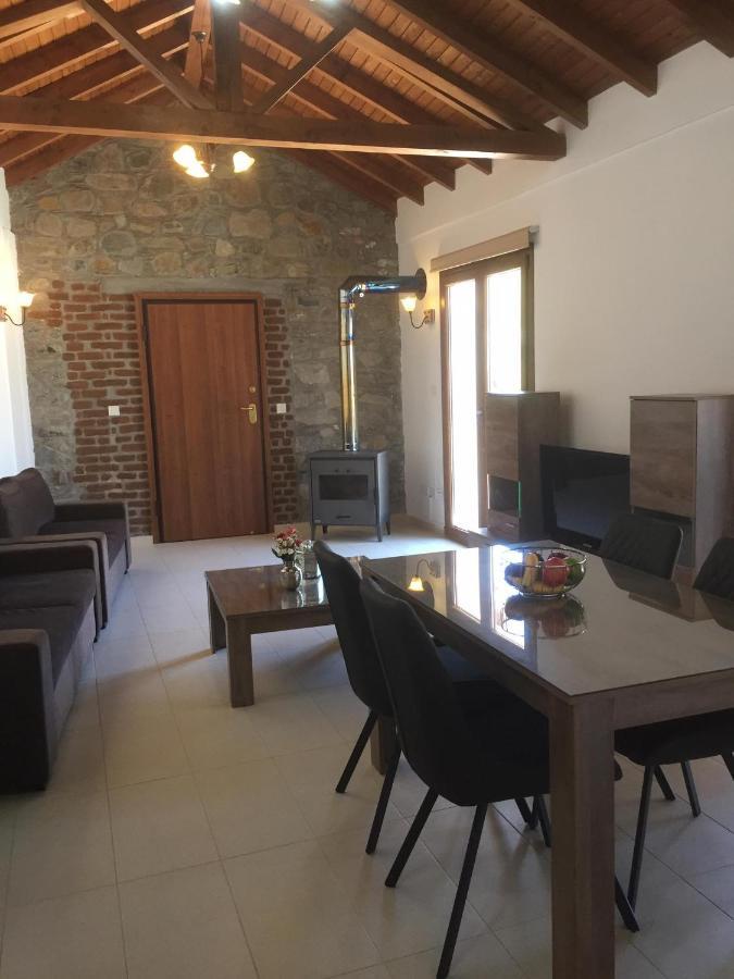 Love Holiday Suite 1 Tris Elies Extérieur photo