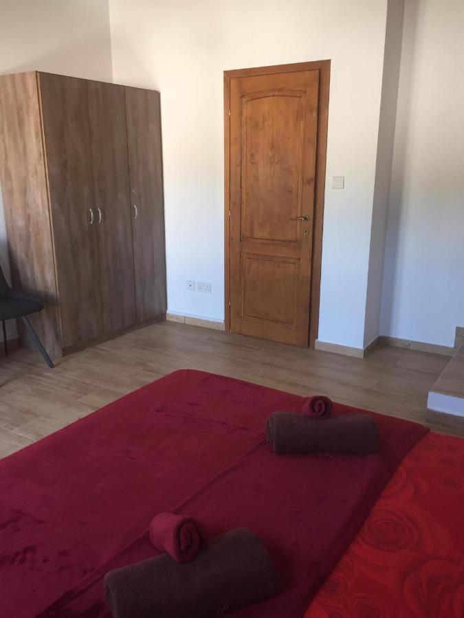 Love Holiday Suite 1 Tris Elies Extérieur photo