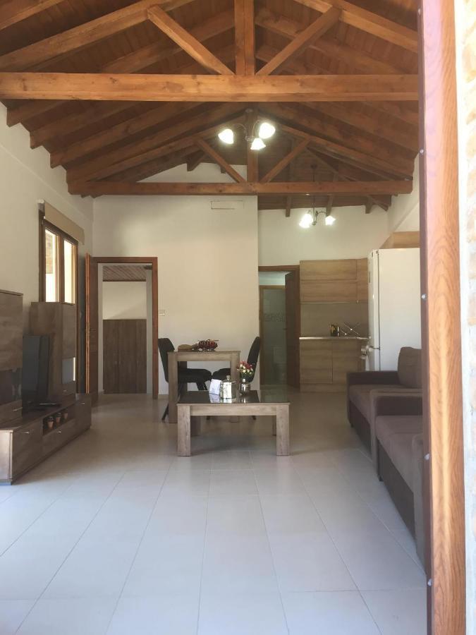 Love Holiday Suite 1 Tris Elies Extérieur photo
